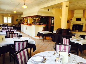 LA BASTIDE ENCHANTEE restaurant à SOLLIÈS-TOUCAS - Le Bouche à Oreille