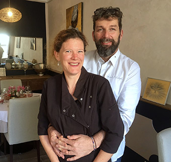 LUM LA TABLE restaurant à VAISON-LA-ROMAINE - Le Bouche à Oreille LUM LA TABLE restaurant à VAISON-LA-ROMAINE - Le Bouche à Oreille