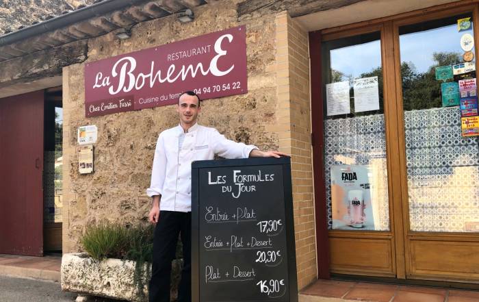 Le Bouche à Oreille