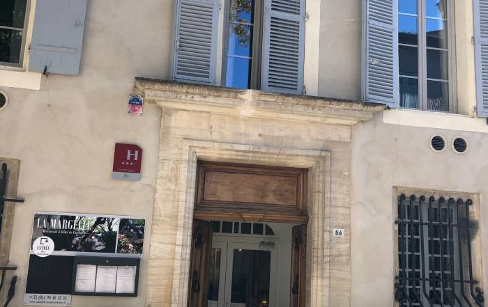 Le Bouche à Oreille
